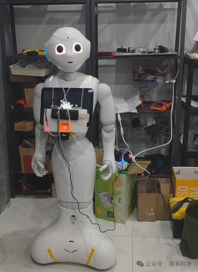 道非科技成功交付北方工业大学大模型服务机器人项目