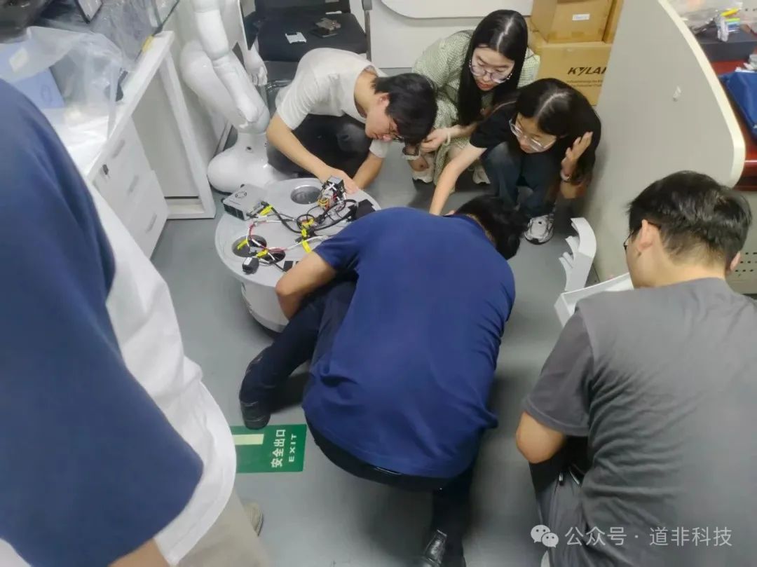 道非科技成功交付北方工业大学大模型服务机器人项目